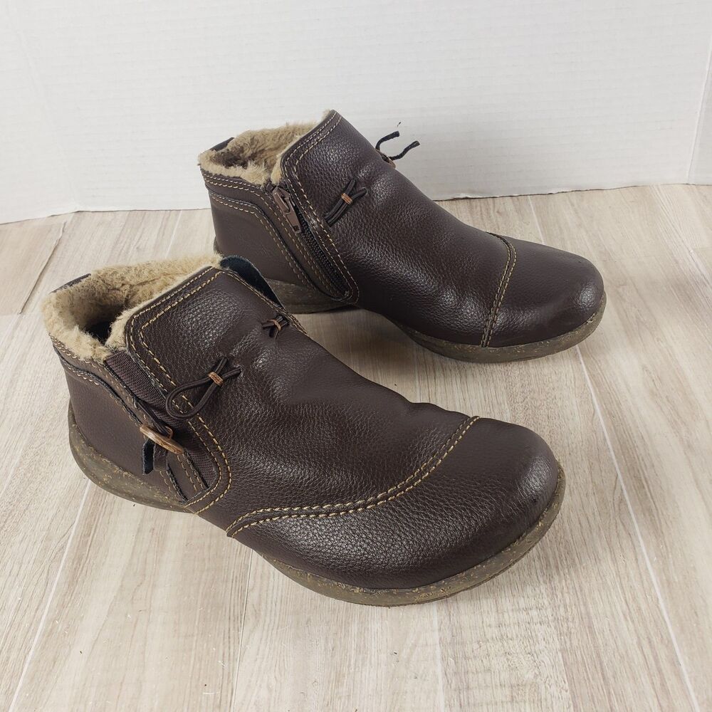 Clarks Boots Women's 7.5 M Roseville Aster Ankle Boot Black Leather Side Zip